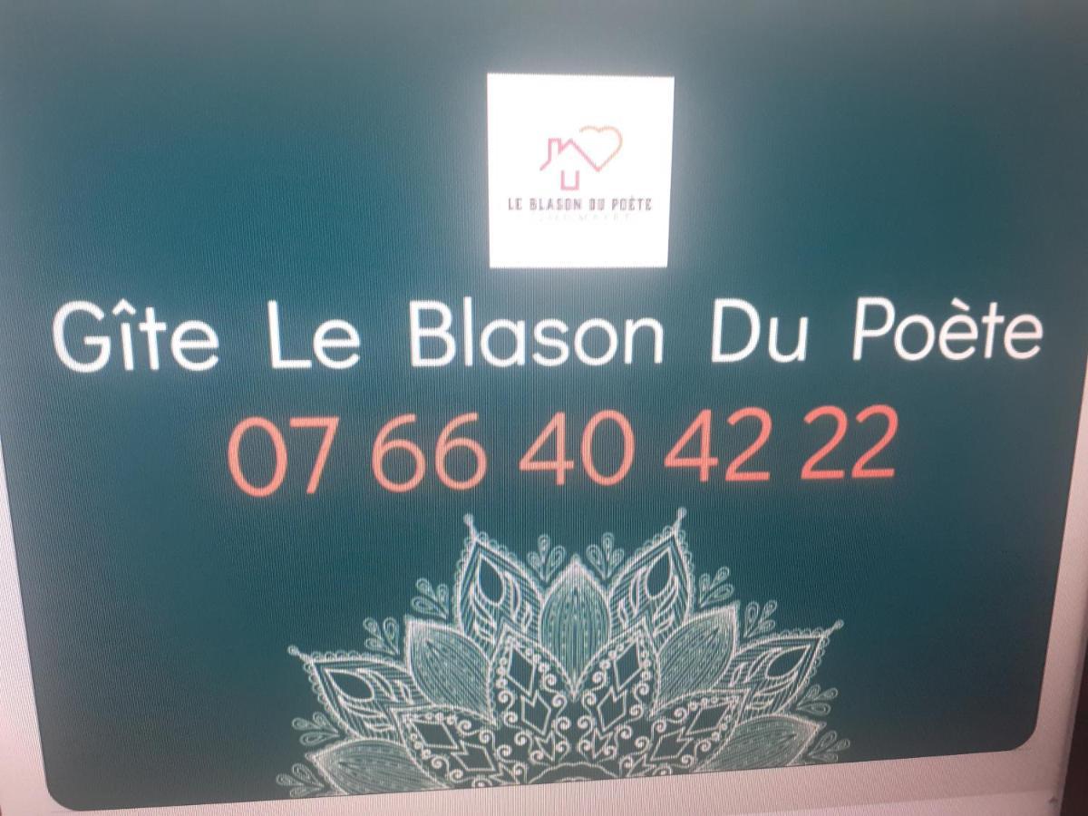Le Blason Du Poete Mayet Extérieur photo