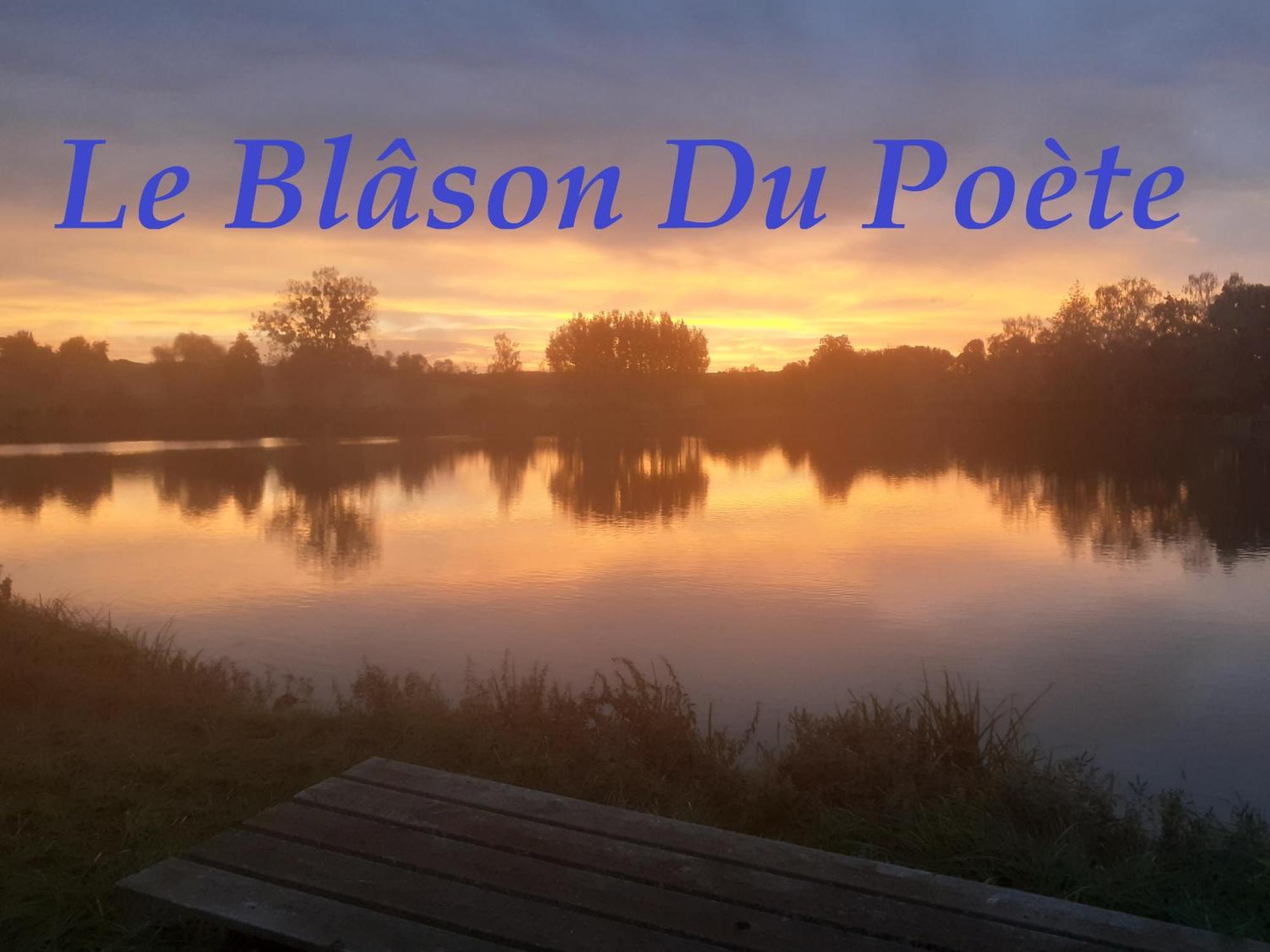 Le Blason Du Poete Mayet Extérieur photo